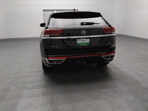 Deep Black Pearl 2022 Volkswagen Atlas Cross Sport 3.6L V6 SEL R-Line
