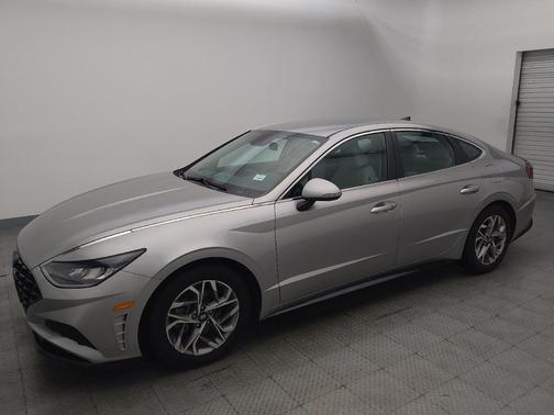 Shimmering Silver Pearl 2021 Hyundai SONATA SEL