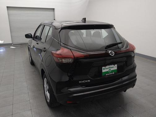 2021 Nissan Kicks S
