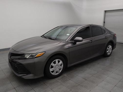2019 Toyota Camry Hybrid LE