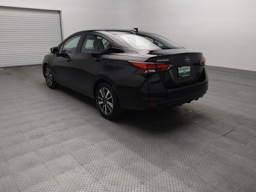 Super Black 2025 Nissan Versa 1.6 SV