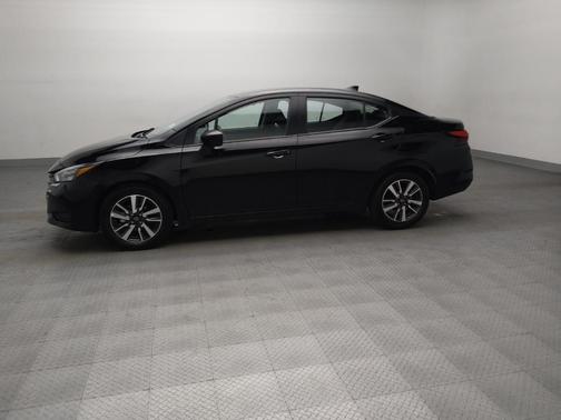 Super Black 2025 Nissan Versa 1.6 SV