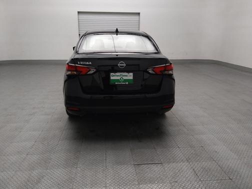 Super Black 2025 Nissan Versa 1.6 SV