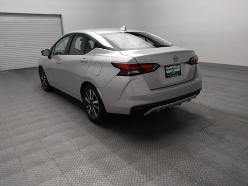 Brilliant Silver Metallic 2025 Nissan Versa 1.6 SV