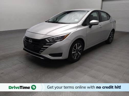 Brilliant Silver Metallic 2025 Nissan Versa 1.6 SV