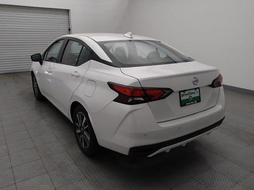 2022 Nissan Versa 1.6 SV