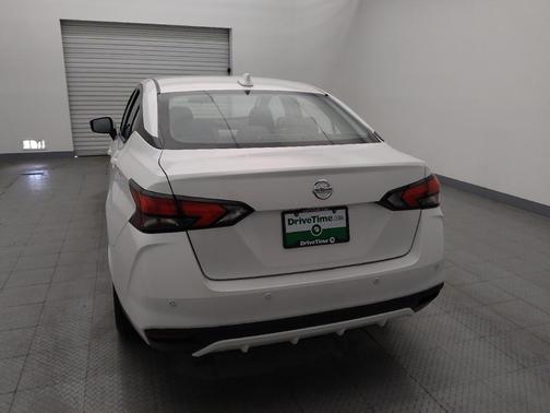 2022 Nissan Versa 1.6 SV