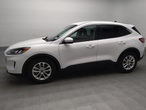White 2021 Ford Escape SE