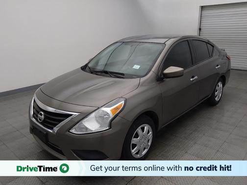 Gun Metallic 2016 Nissan Versa 1.6 SV