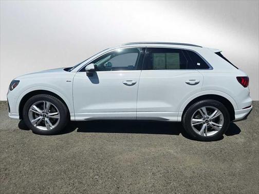 2022 Audi Q3 Premium Plus 45 TFSI S line quattro Tiptronic