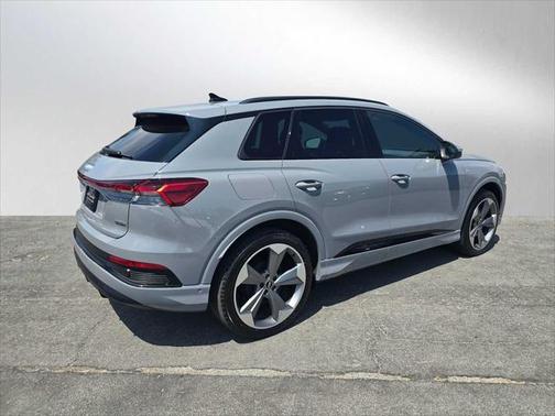 2024 Audi Q4 e-tron Premium Plus 55 quattro