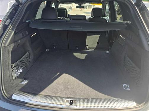 2024 Audi Q5 Premium Plus 55 TFSI e S line quattro S tronic