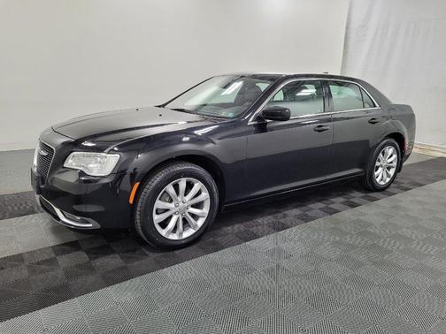 2015 Chrysler 300 Limited