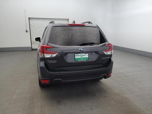 Magnetite Gray Metallic 2023 Subaru Forester Limited