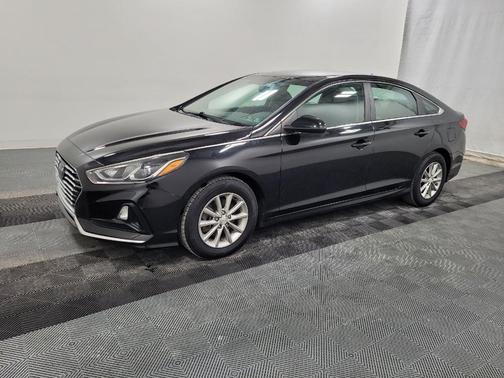 2018 Hyundai SONATA SE