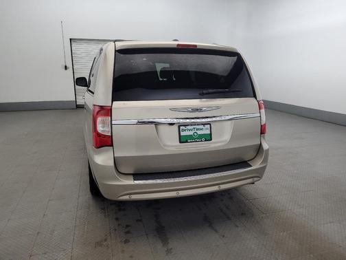 2015 Chrysler Town & Country Touring-L