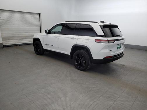 Bright White Clearcoat 2023 Jeep Grand Cherokee Altitude