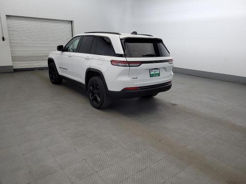 Bright White Clearcoat 2023 Jeep Grand Cherokee Altitude
