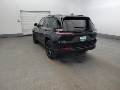 Diamond Black Crystal Pearlcoat 2023 Jeep Grand Cherokee Altitude