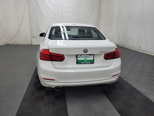 White 2017 BMW 320 i