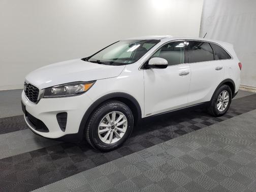 Snow White Pearl 2019 Kia Sorento LX