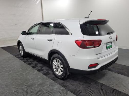 Snow White Pearl 2019 Kia Sorento LX