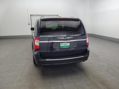 2014 Chrysler Town & Country Touring-L