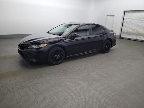 Midnight Black Metallic 2020 Toyota Camry SE