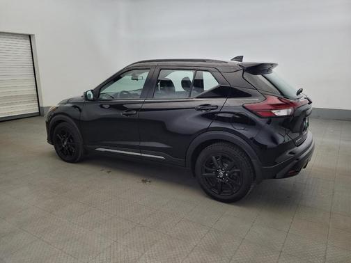 Super Black 2022 Nissan Kicks SR