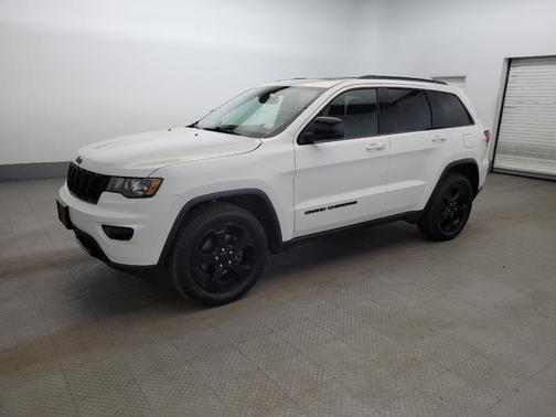 Bright White Clearcoat 2018 Jeep Grand Cherokee Upland