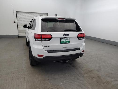 Bright White Clearcoat 2018 Jeep Grand Cherokee Upland