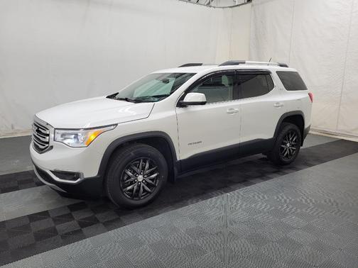 White 2019 GMC Acadia SLT-1