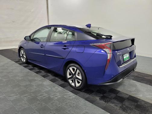 2016 Toyota Prius Four Touring