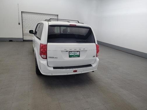 Bright White Clearcoat 2015 Dodge Grand Caravan SXT