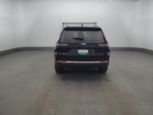 Diamond Black Crystal Pearlcoat 2022 Jeep Grand Cherokee 4xe Base