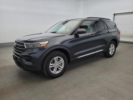 Blue 2022 Ford Explorer XLT