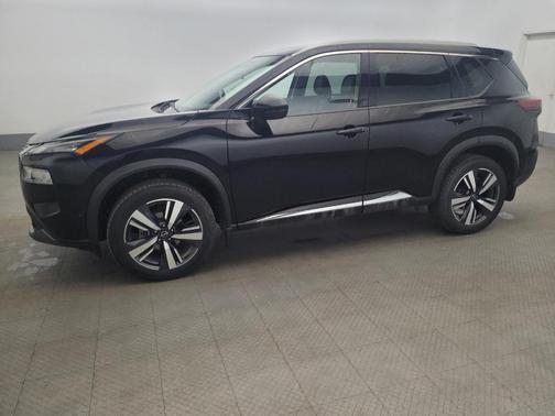 Super Black 2022 Nissan Rogue SL