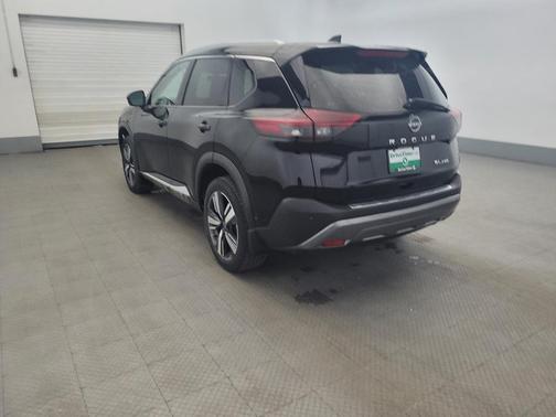 Super Black 2022 Nissan Rogue SL