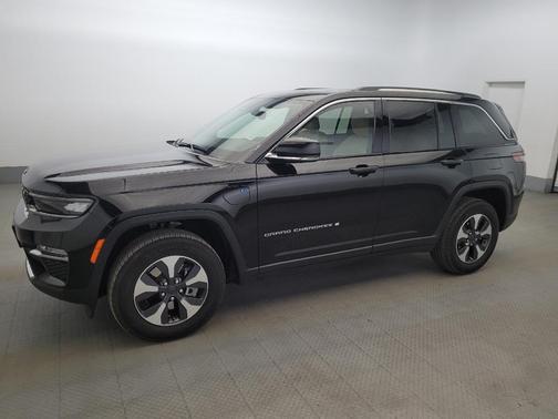 Diamond Black Crystal Pearlcoat 2023 Jeep Grand Cherokee 4xe Base