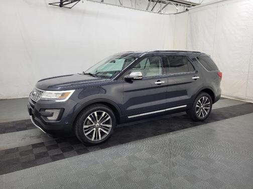 Gray 2017 Ford Explorer Platinum
