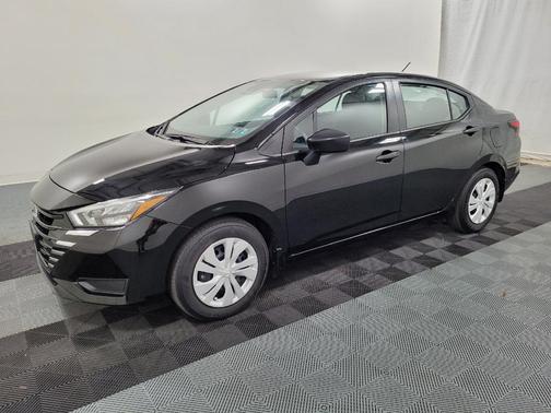 Super Black 2025 Nissan Versa 1.6 S