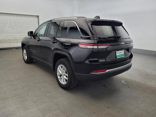 Diamond Black Crystal Pearlcoat 2023 Jeep Grand Cherokee Laredo