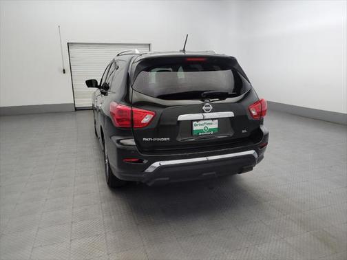 2018 Nissan Pathfinder SL