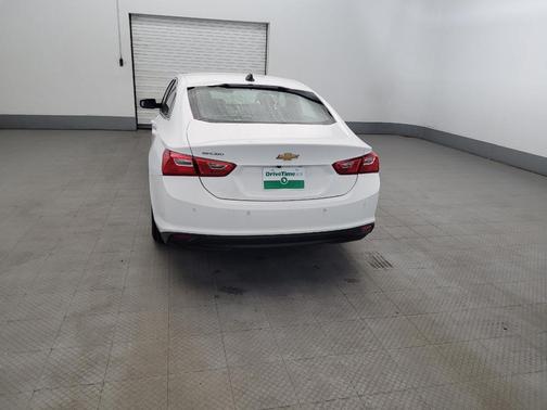Summit White 2023 Chevrolet Malibu 1LS
