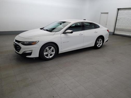 Summit White 2023 Chevrolet Malibu 1LS