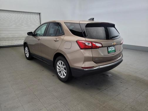 Tan 2018 Chevrolet Equinox LS
