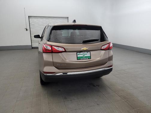 Tan 2018 Chevrolet Equinox LS