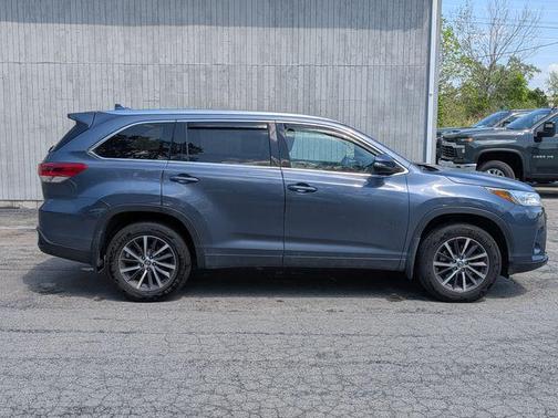Shoreline Blue Pearl 2018 Toyota Highlander XLE