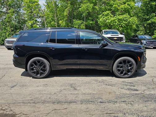 2025 Chevrolet Traverse RS