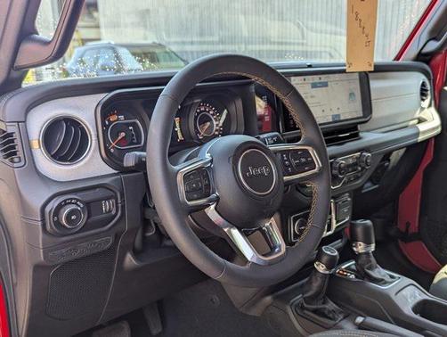 2024 Jeep Wrangler 4-Door Sahara 4x4